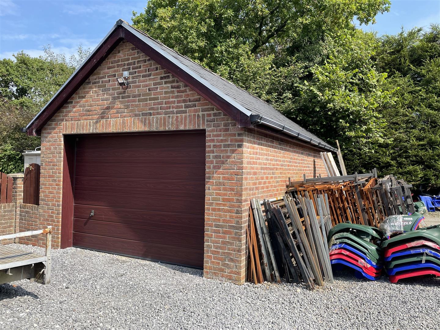 DETACHED GARAGE